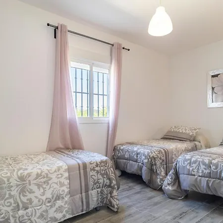 Lovely In With Wifi Holiday home