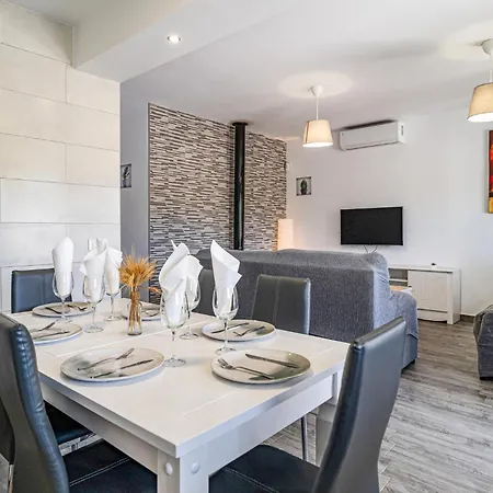 Holiday home Lovely In With Wifi Algodonales