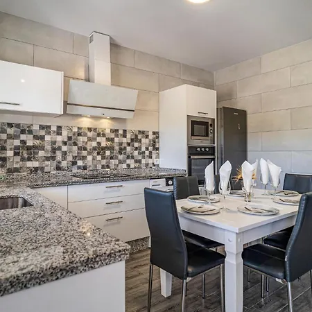 Lovely In With Wifi Holiday home